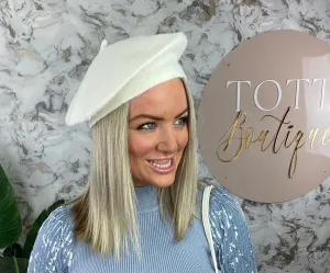 Beret - light cream