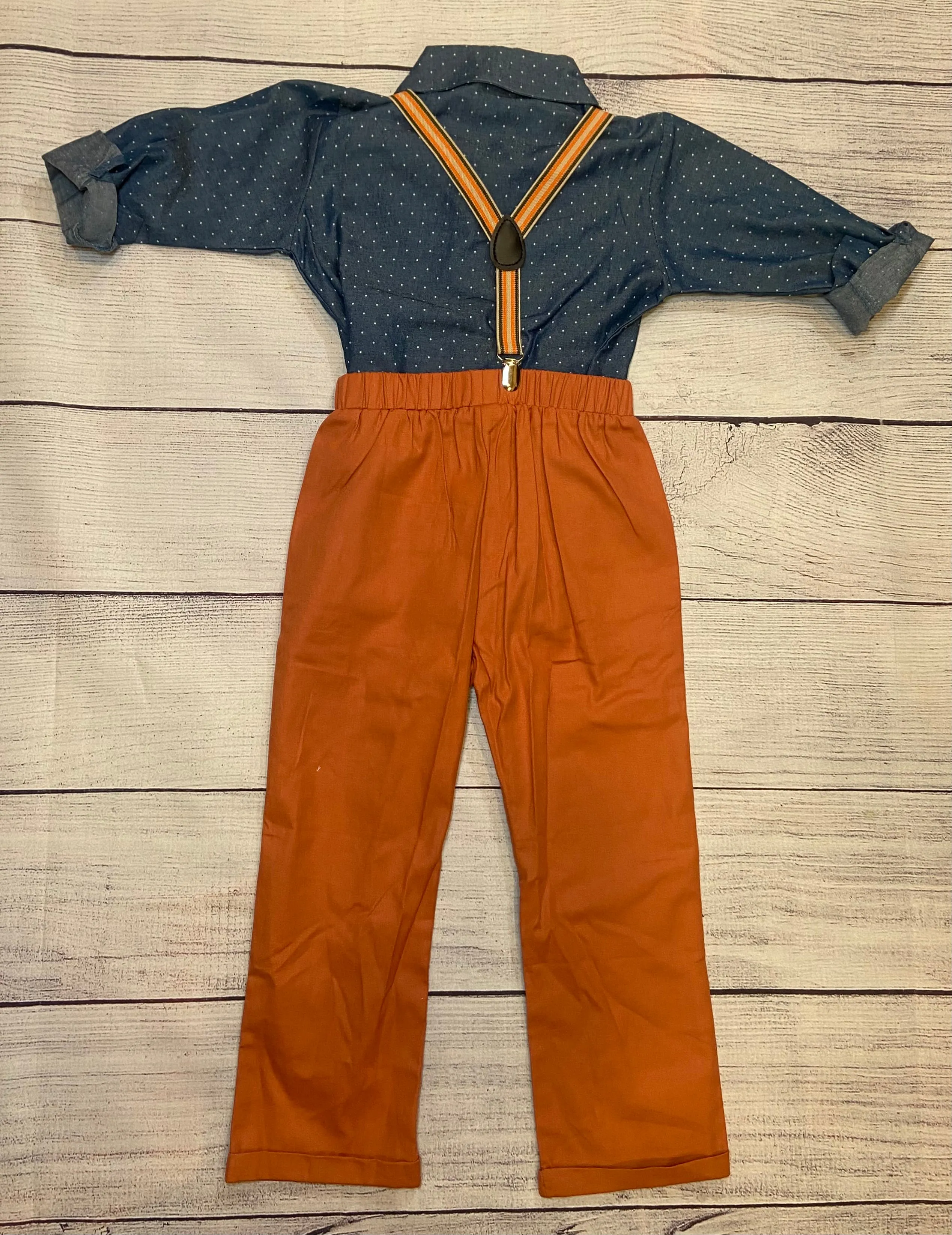 Boutique Boys Button Up Shirt, Pants, Suspenders & Bow Tie set size 5