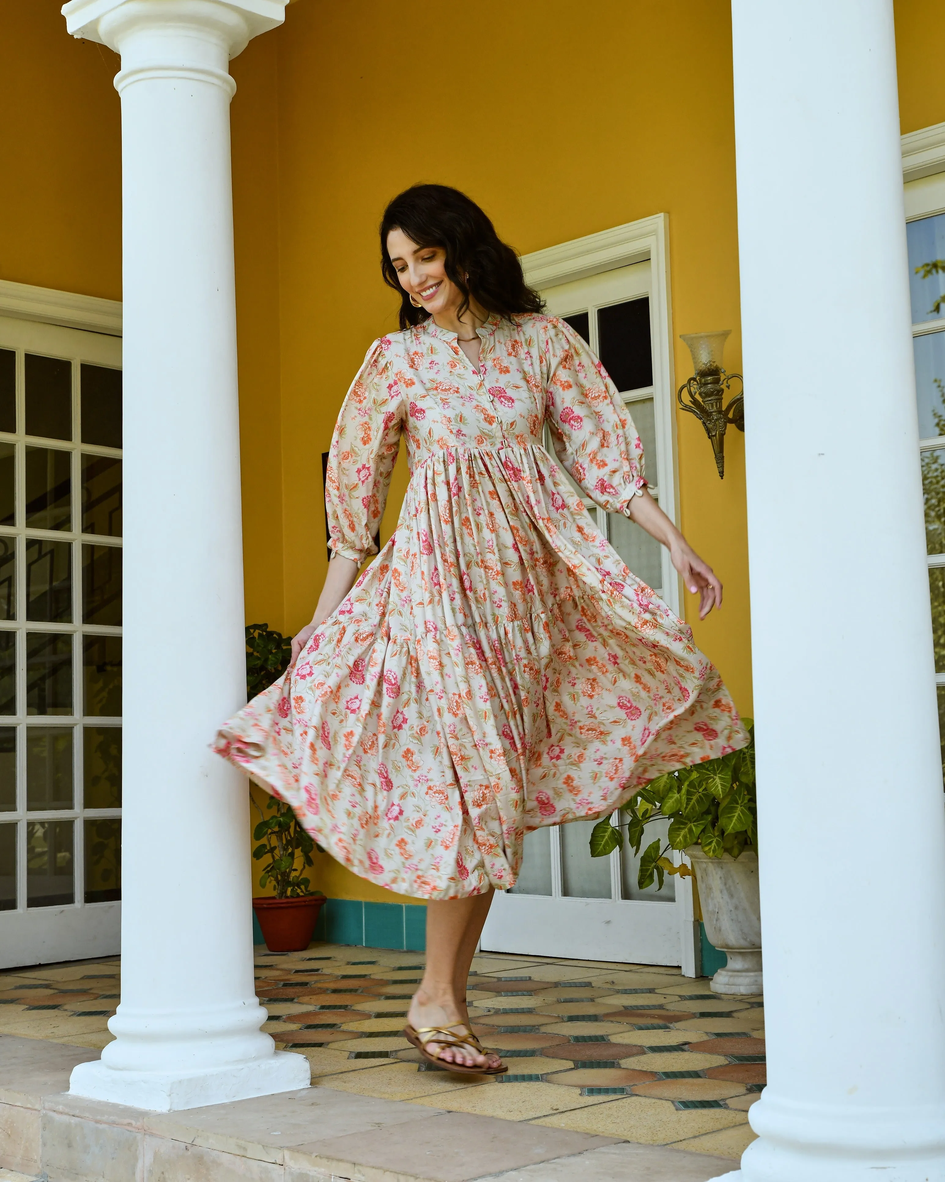 CREAM FLORAL FIT & FLARED DRESS
