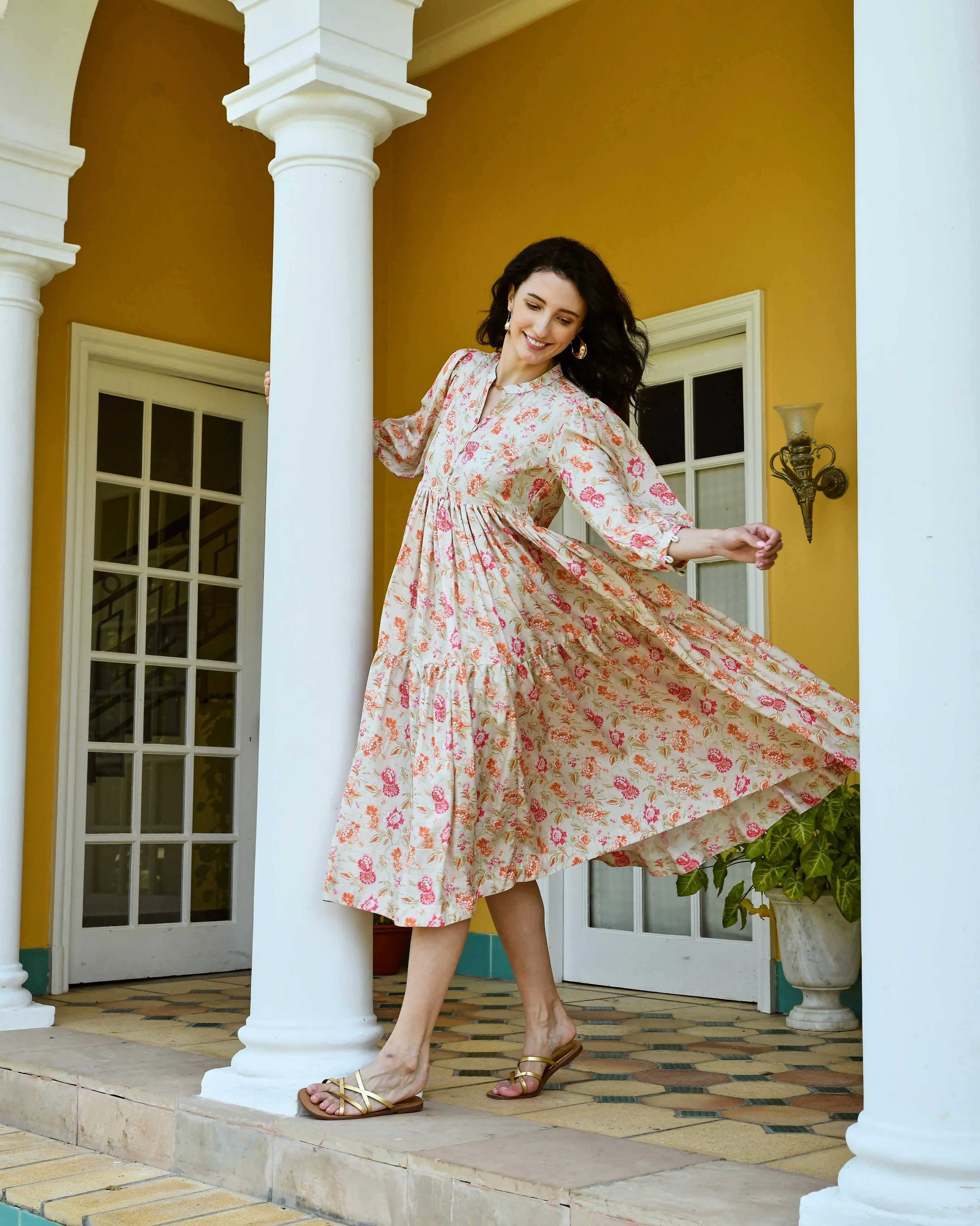 CREAM FLORAL FIT & FLARED DRESS