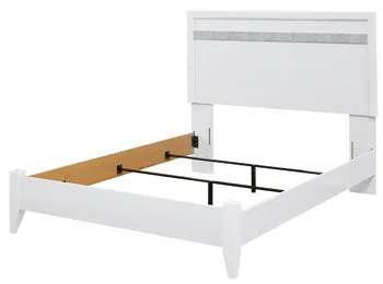 Jallory Contemporary Master Bedroom Queen Panel Footboard w/Rails