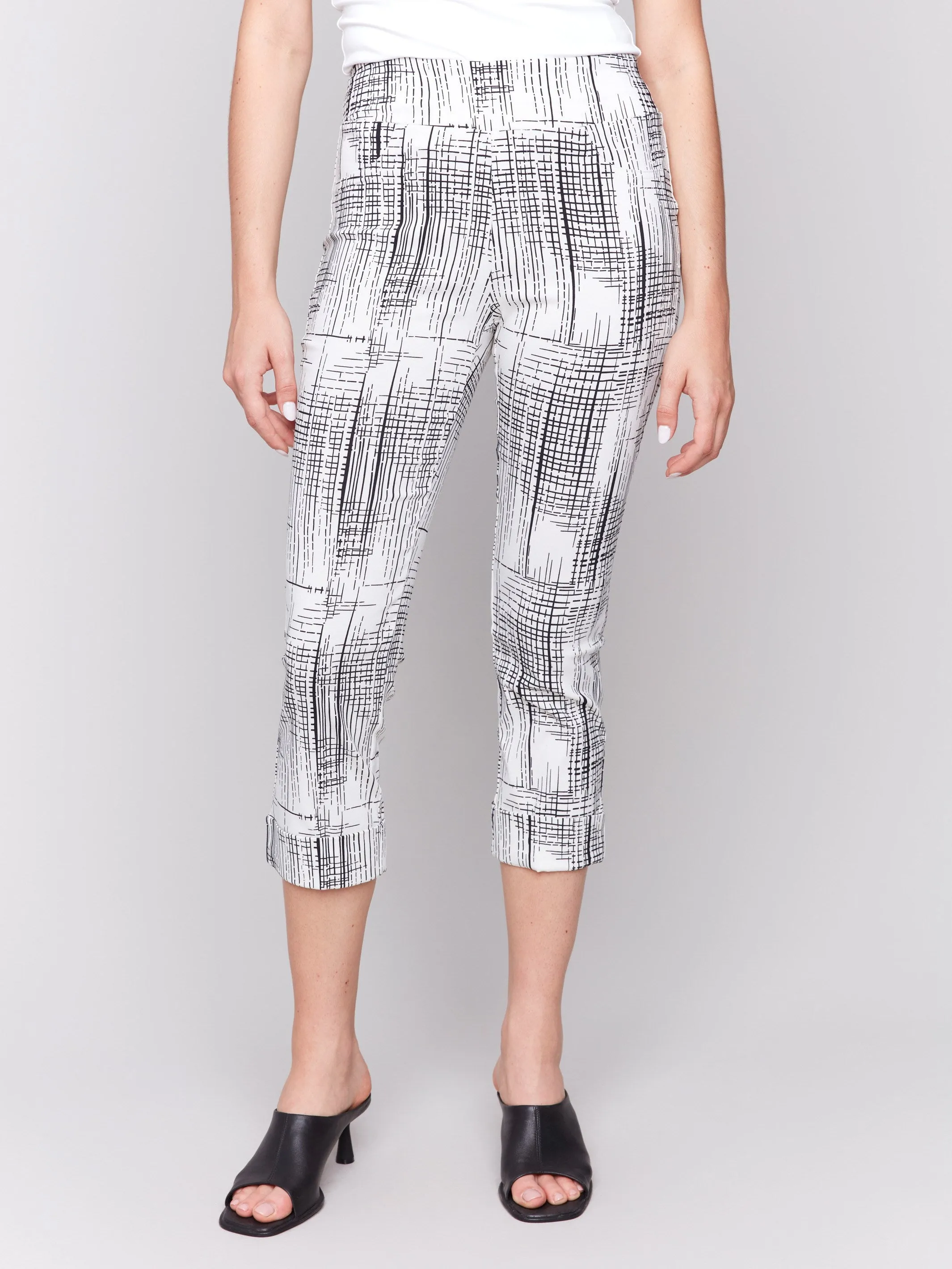 Printed Stretch Pull-On Capri Pants - Pepper