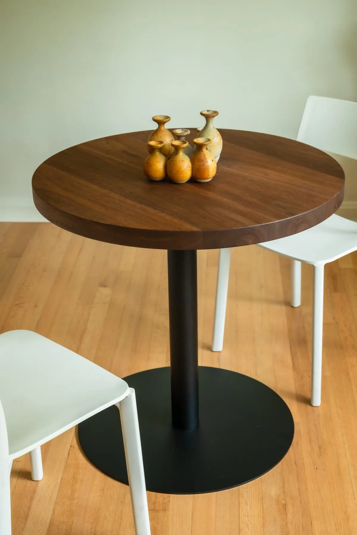 Round Pedestal Table - Bundle