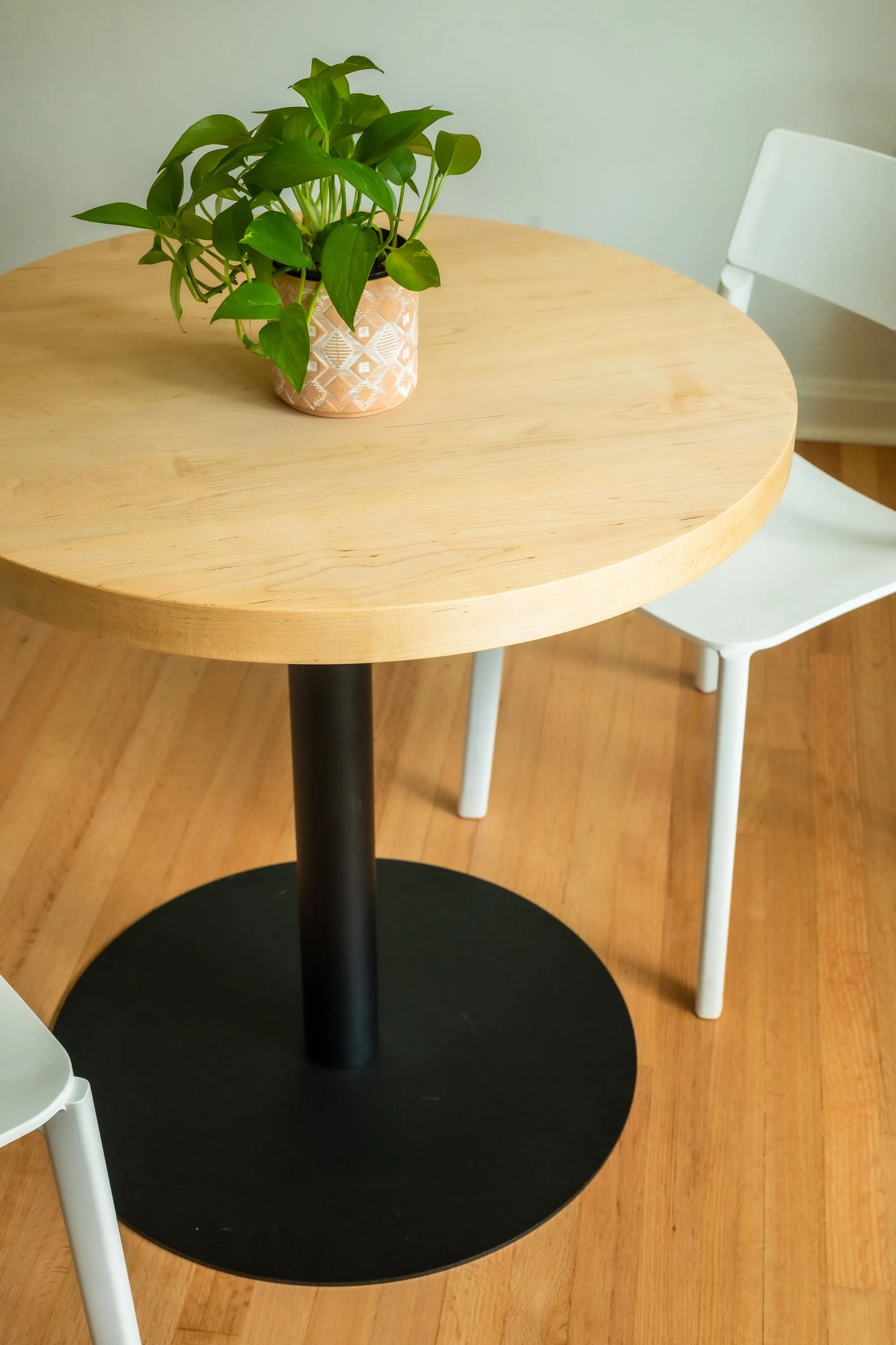 Round Pedestal Table - Bundle
